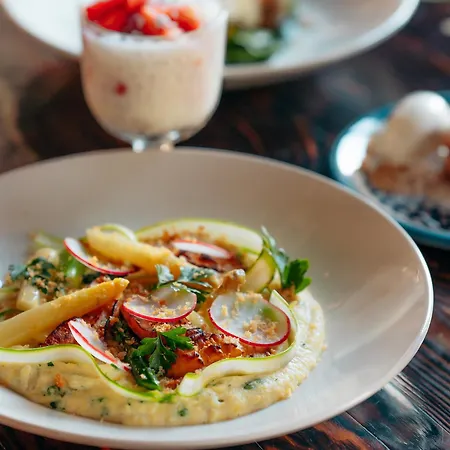 Jazz Market Square Hotel