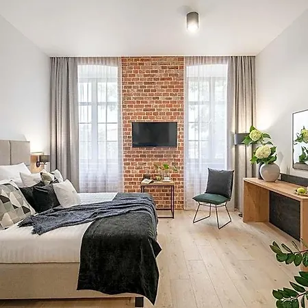 Готель Jazz Market Square 3*